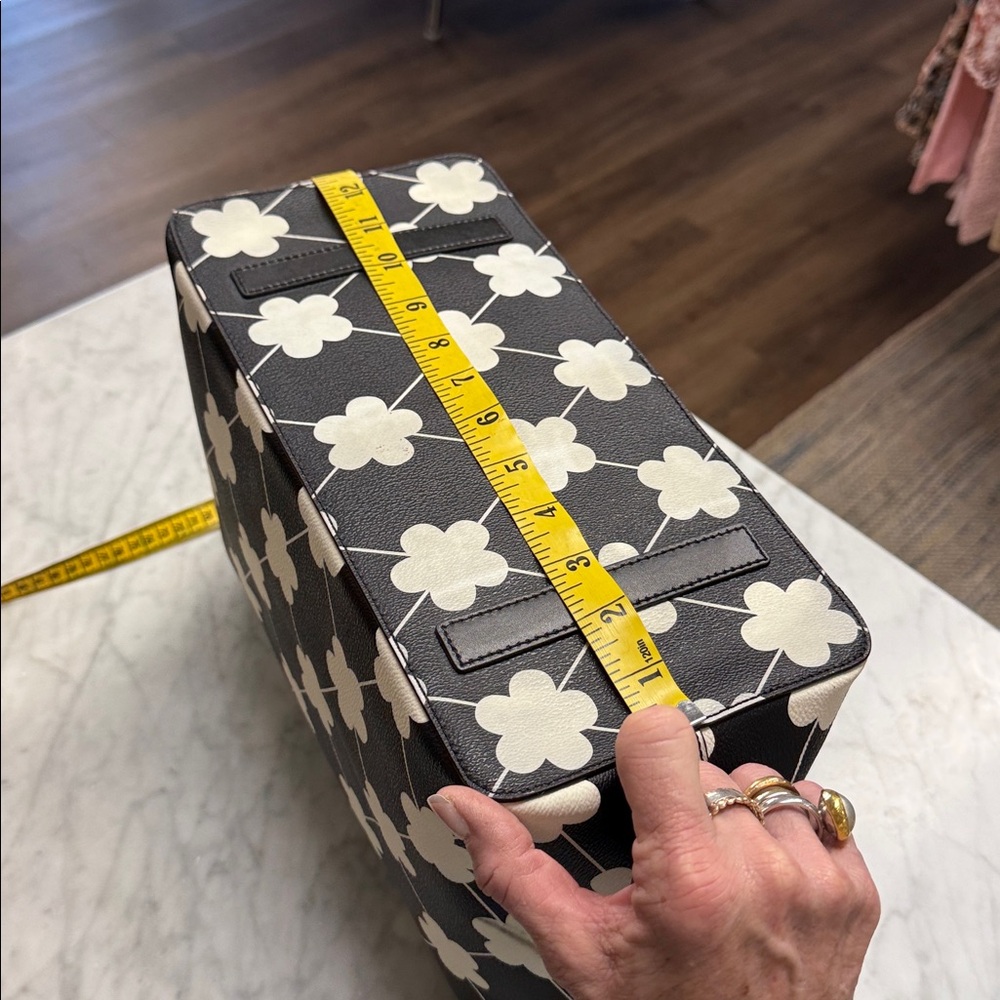 Kate Spade Grant Street Black White Jules Floral Zip Top Tote - Picture 14 of 15